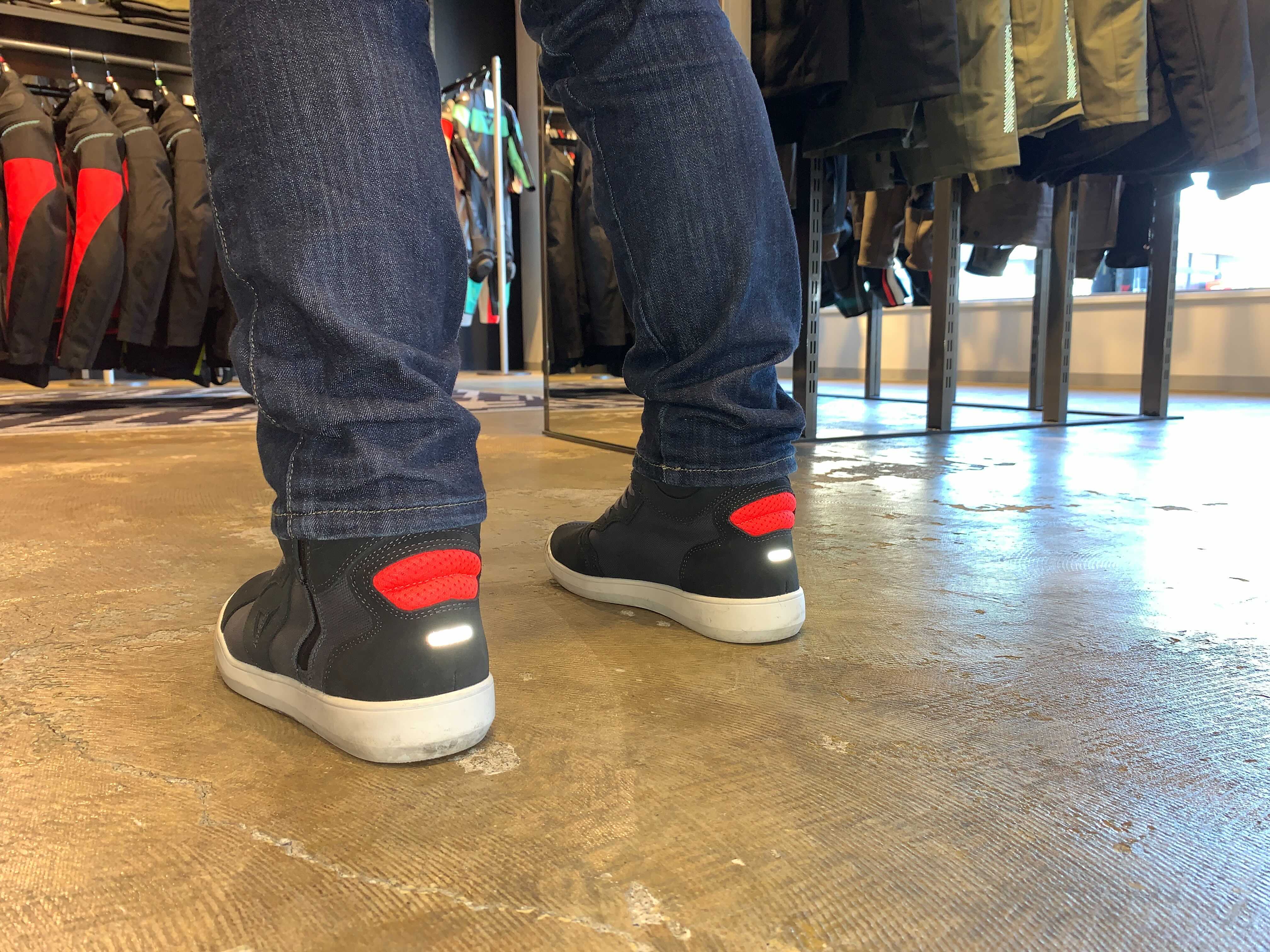 ダイネーゼ METROPOLIS D-WPスニーカー サイズ41中古 足元から春を先取り『METROPOLIS SHOES』が入荷です(^^)b